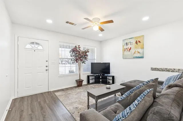 $2,100 | 1301 Florence Street, McKinney, TX 75069