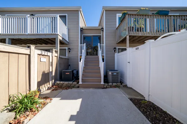 $269,900 | 323 Walden Green Road, Unit 323, Branford, CT 06405