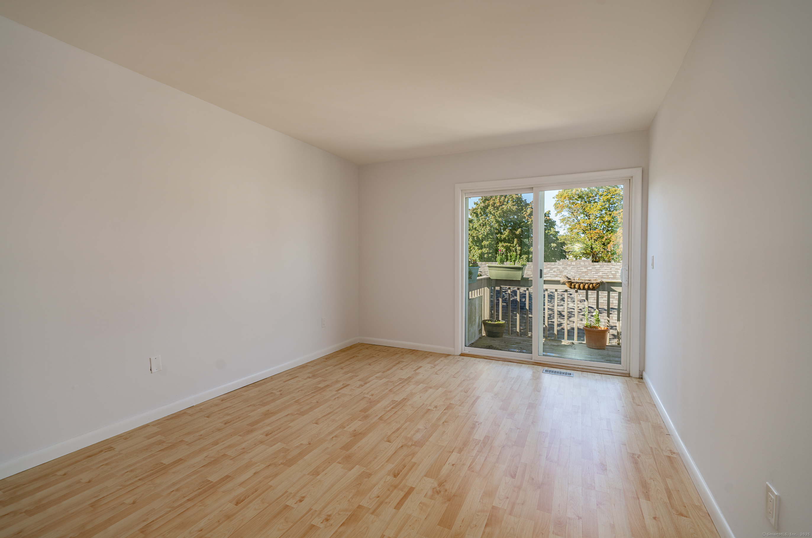 323 Walden Green Road, Unit 323 Branford, CT 06405 - Photo 7 of 21