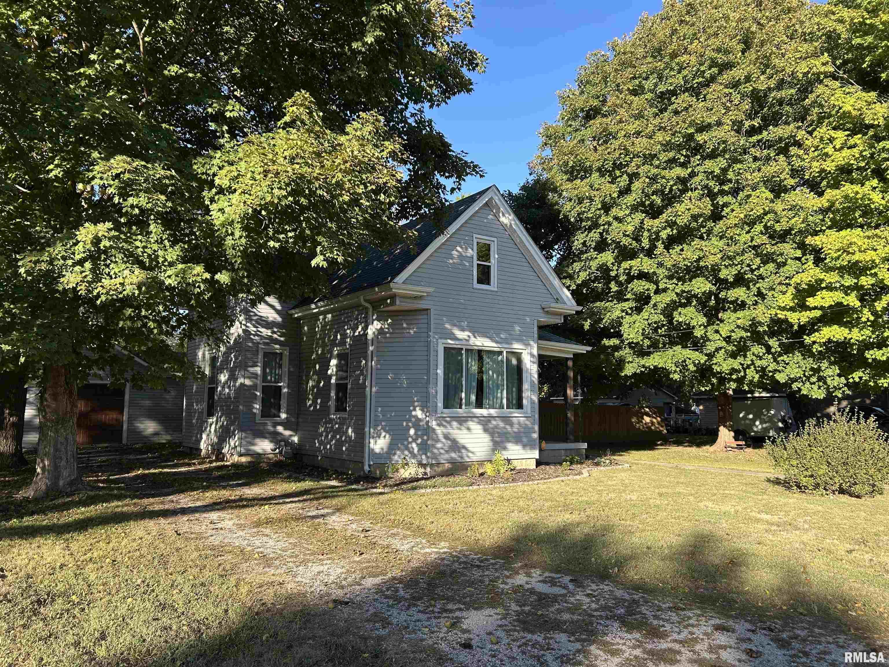505 West Madison Street Athens, IL 62613 - Photo 2 of 29 Gallery Image 2