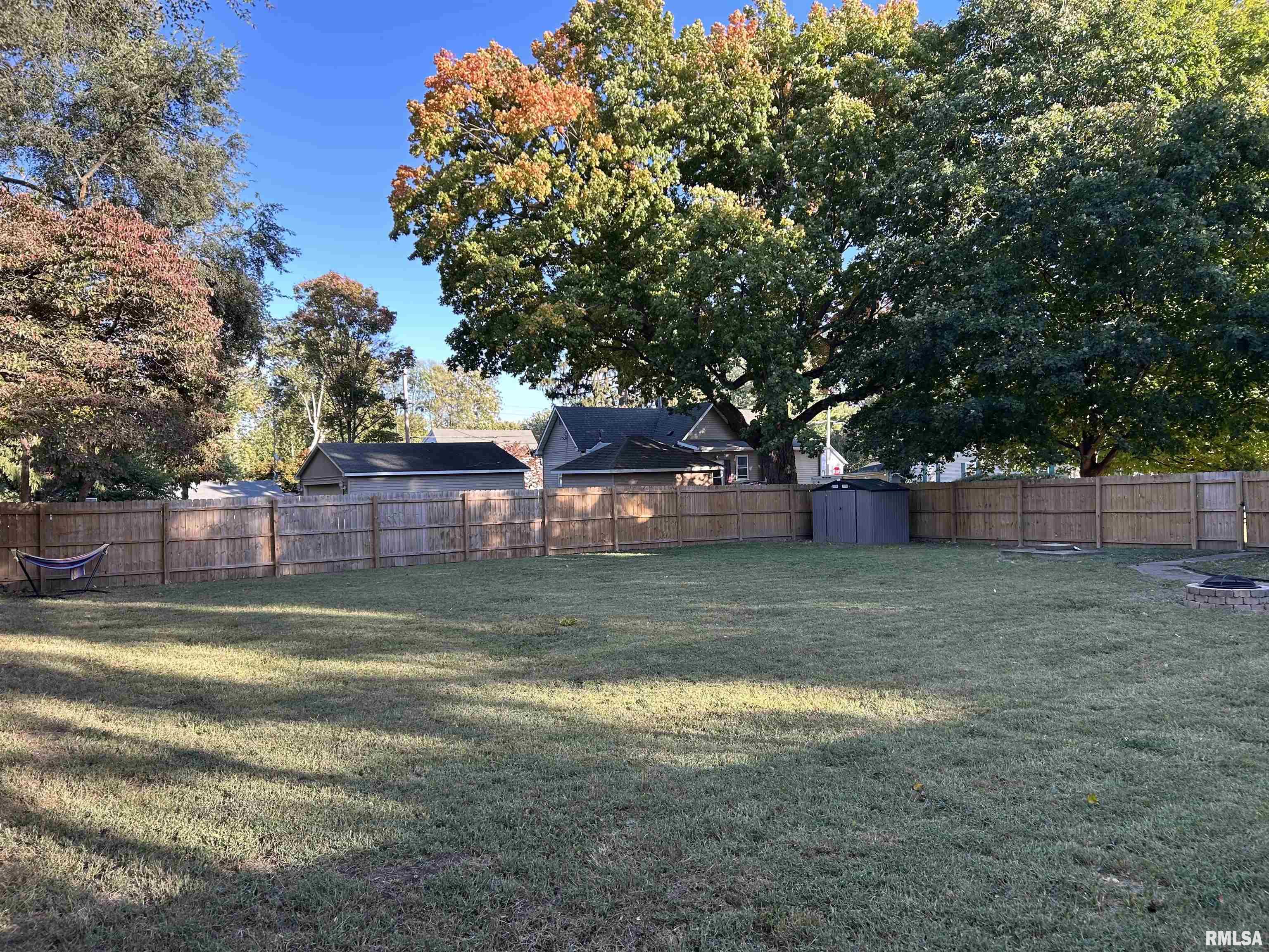 505 West Madison Street Athens, IL 62613 - Photo 6 of 29 Gallery Image 6