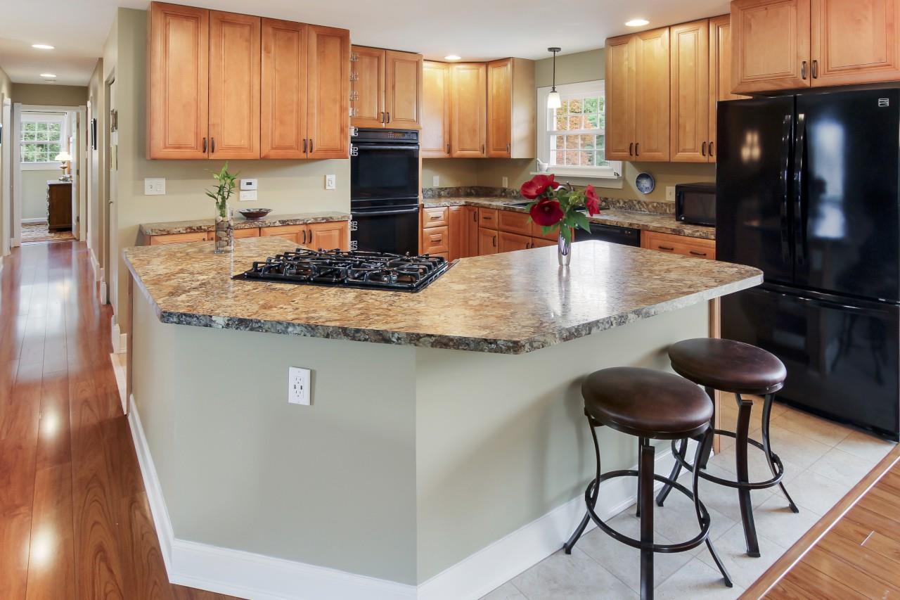 5734 Apple Valley Road Williamsburg, MI 49690 - Photo 7 of 34 1879440-6.JPG