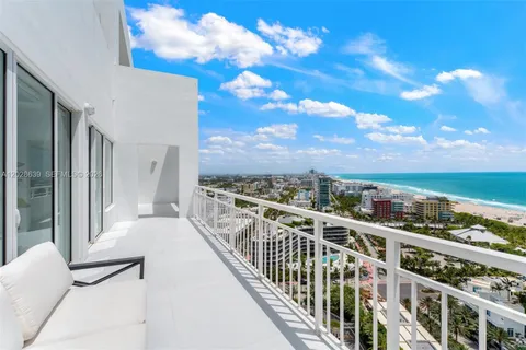 $2,650,000 | 400 South Pointe Drive, Unit PH2502, Miami Beach, FL 33139