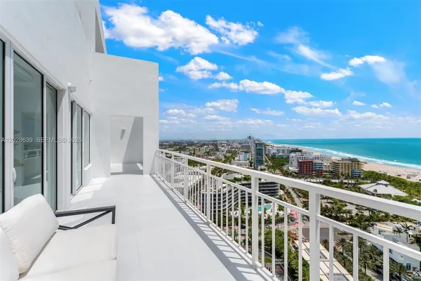 $2,650,000 | 400 South Pointe Drive, Unit PH2502, Miami Beach, FL 33139