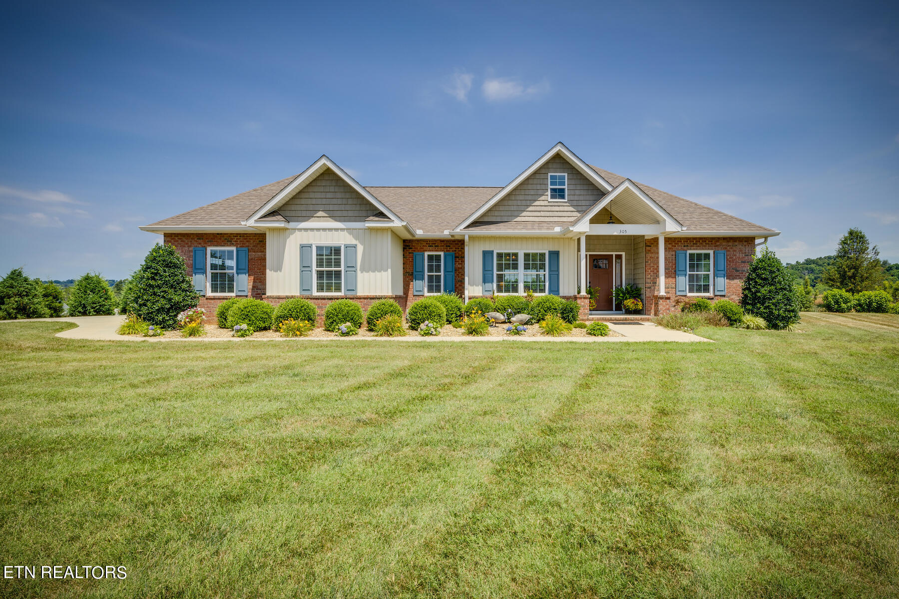 305 Saddle Ridge Court Greeneville, TN 37745 - Photo 1 of 40 001