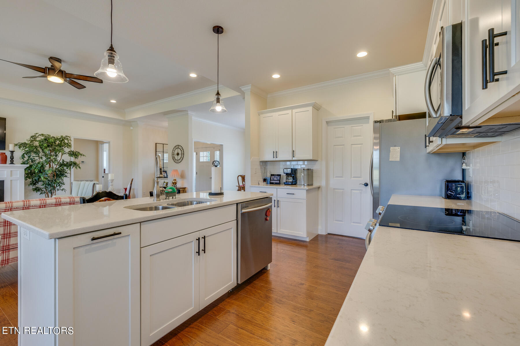 305 Saddle Ridge Court Greeneville, TN 37745 - Photo 7 of 40 012