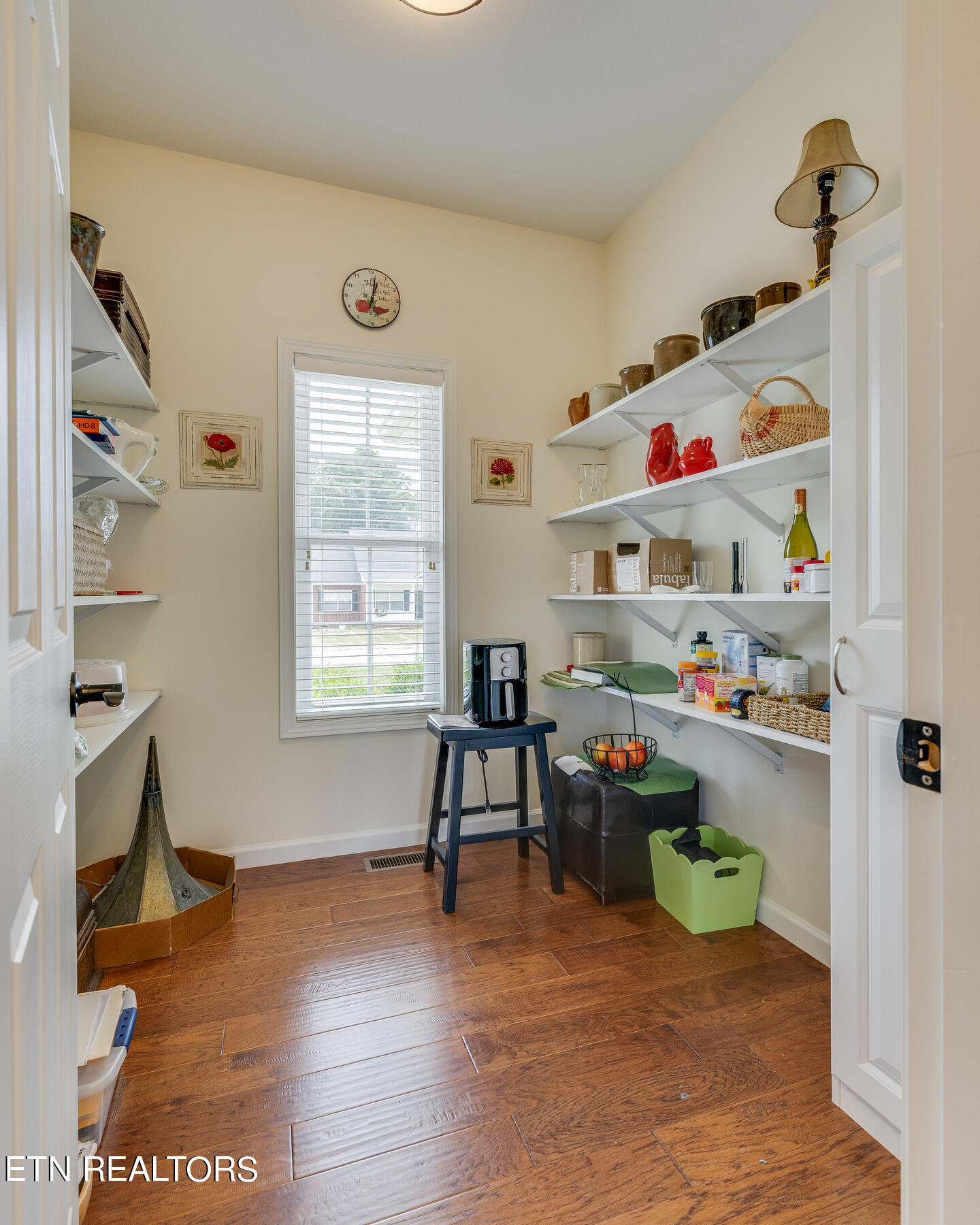 305 Saddle Ridge Court Greeneville, TN 37745 - Photo 8 of 40 013