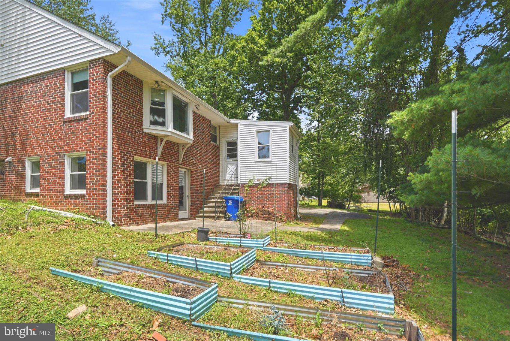 2703 Steele Road Baltimore, MD 21209 - Photo 4 of 34
