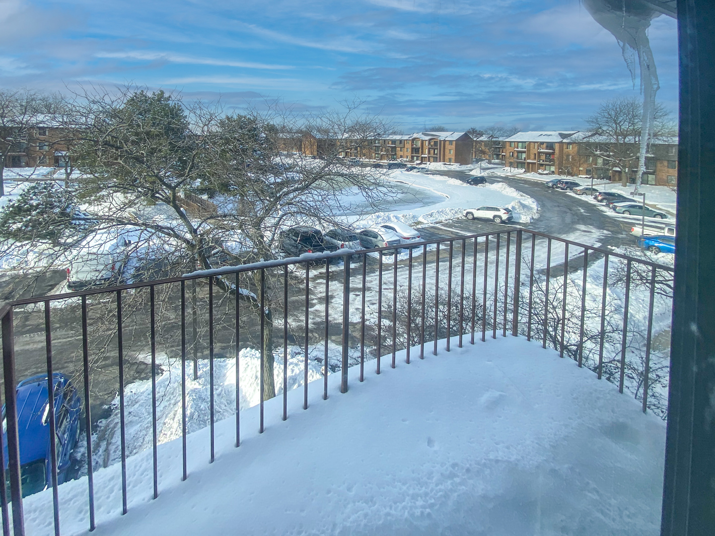 661 Briar Hill Lane, Unit 5 Addison, IL 60101 - Photo 14 of 15 a view of a balcony with an ocean view