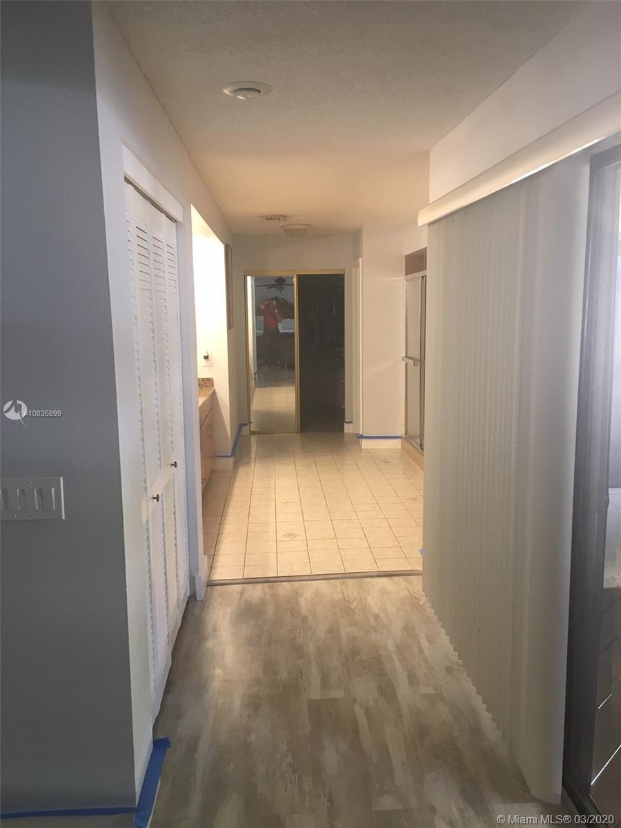 15037 Southwest 89th Ter Road Miami, FL 33196 - Photo 11 of 36 Gallery Image 11