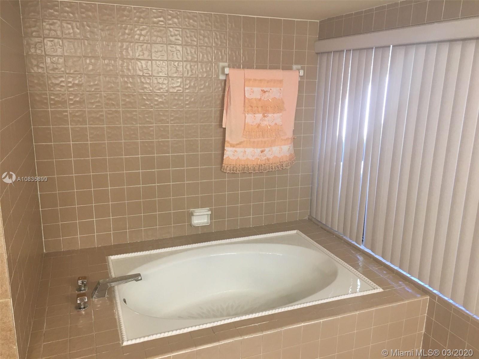15037 Southwest 89th Ter Road Miami, FL 33196 - Photo 13 of 36 Gallery Image 13
