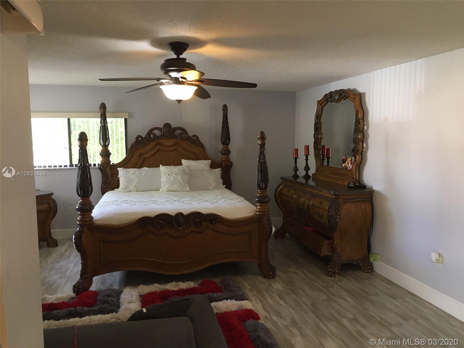 15037 Southwest 89th Ter Road Miami, FL 33196 - Photo 14 of 36 Gallery Image 14