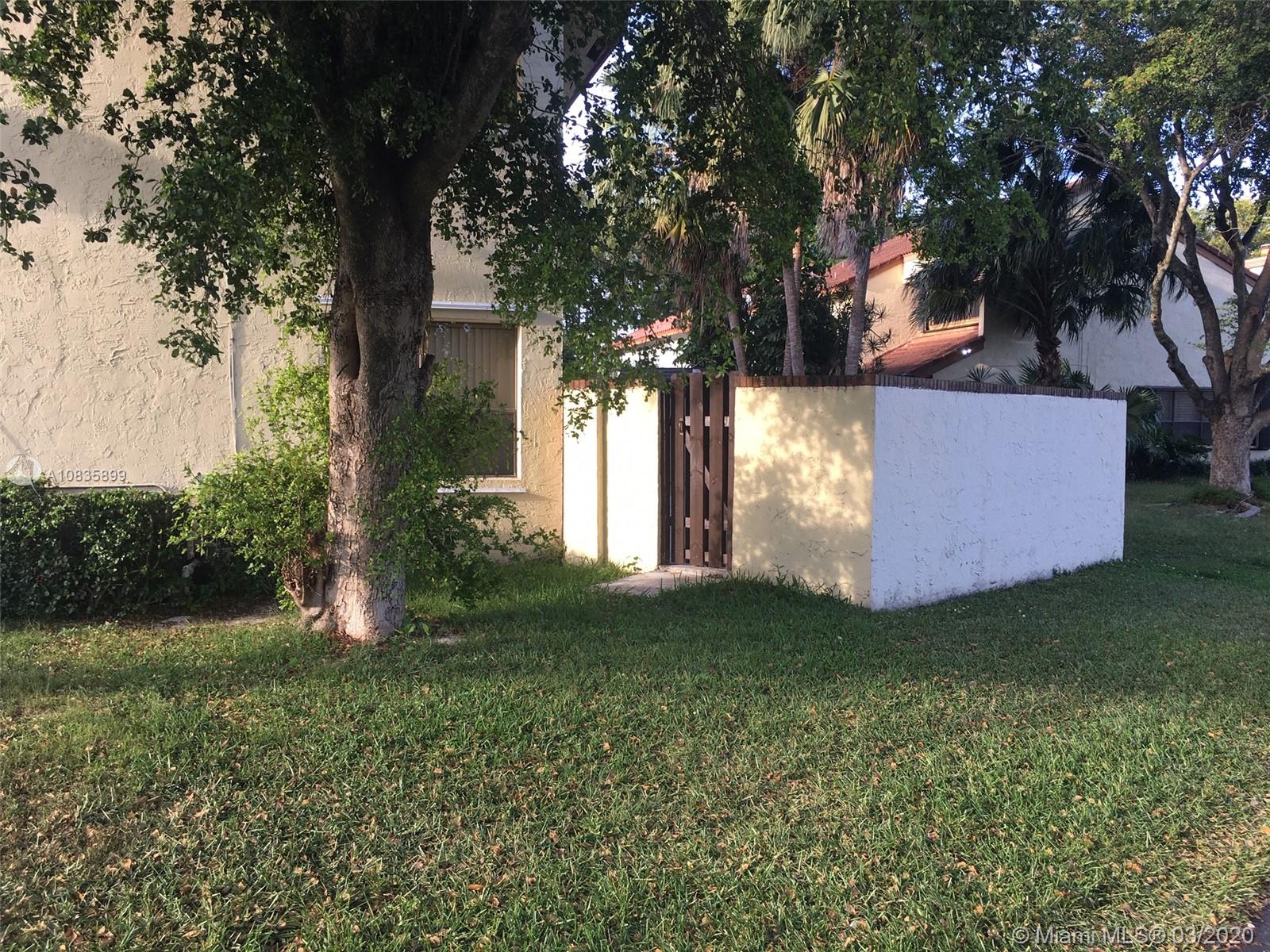 15037 Southwest 89th Ter Road Miami, FL 33196 - Photo 4 of 36 Gallery Image 4