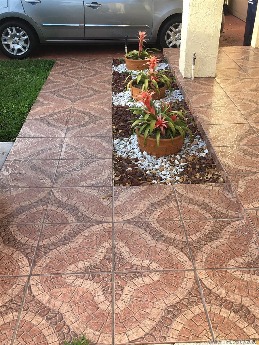15037 Southwest 89th Ter Road Miami, FL 33196 - Photo 5 of 36 Gallery Image 5
