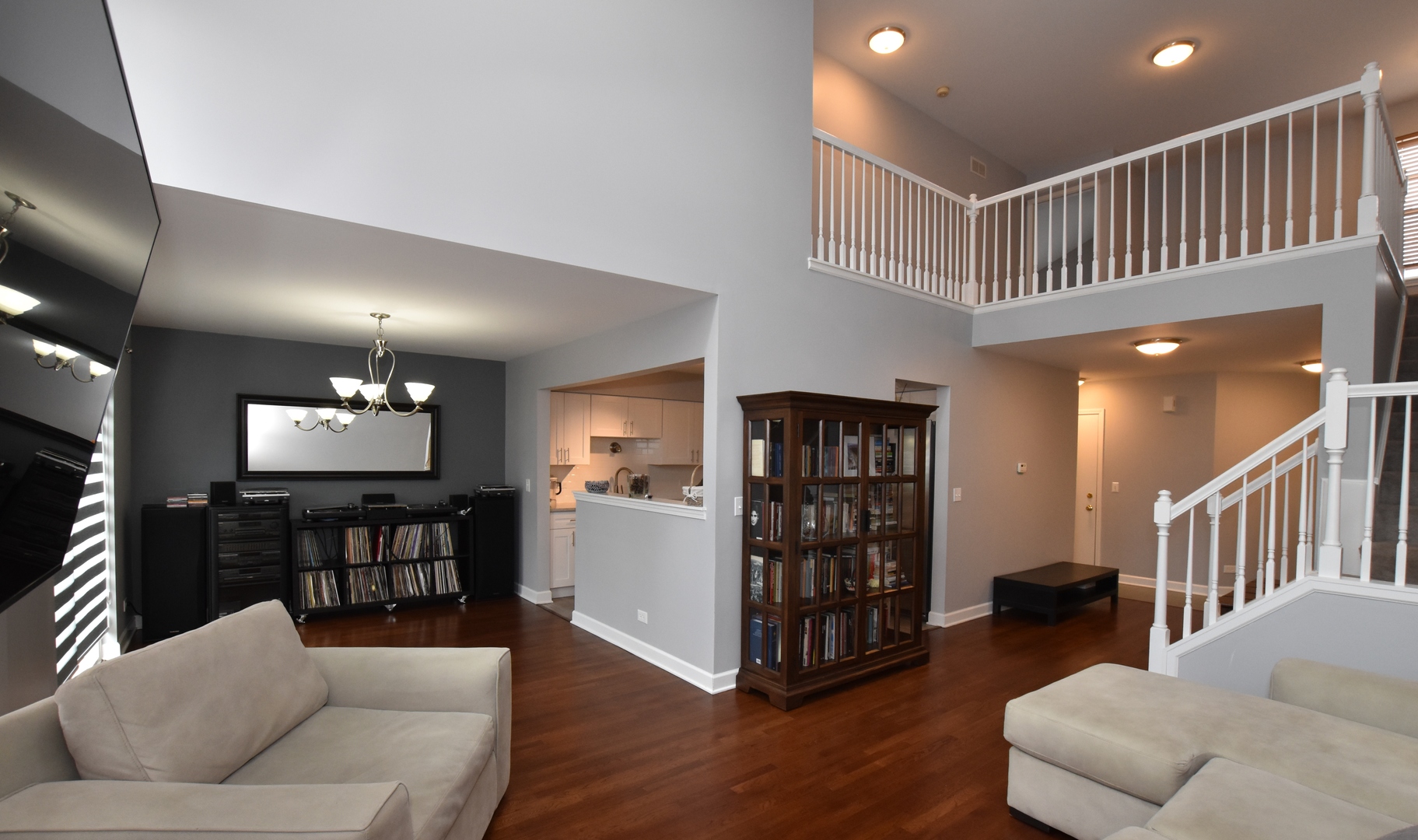 2004 North Silver Lake Road Arlington Heights, IL 60004 - Photo 5 of 24