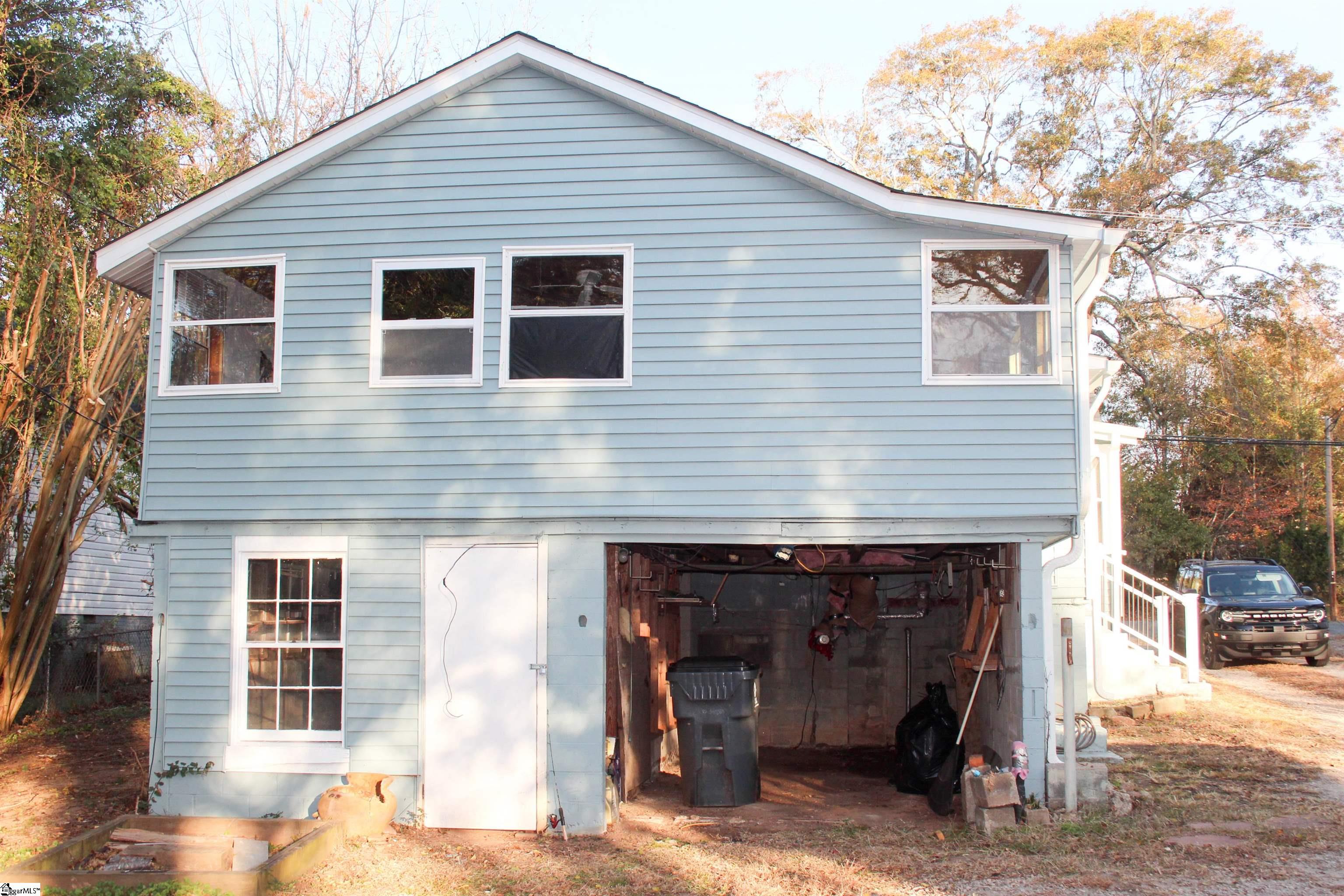 419 Fairview Street Fountain Inn, SC 29644 - Photo 4 of 33