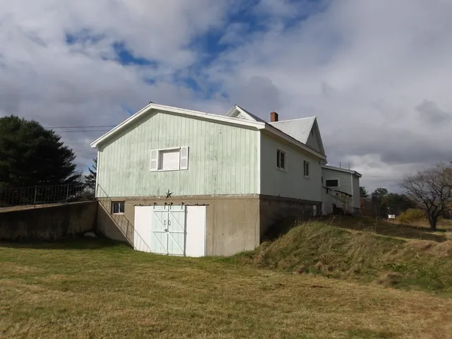 $95,000 | 1076 Park Street, Livermore Falls, ME 04254