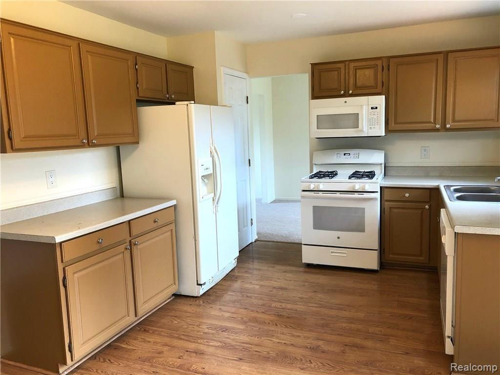 1099 Paddington Road Canton, MI 48187 - Photo 6 of 13