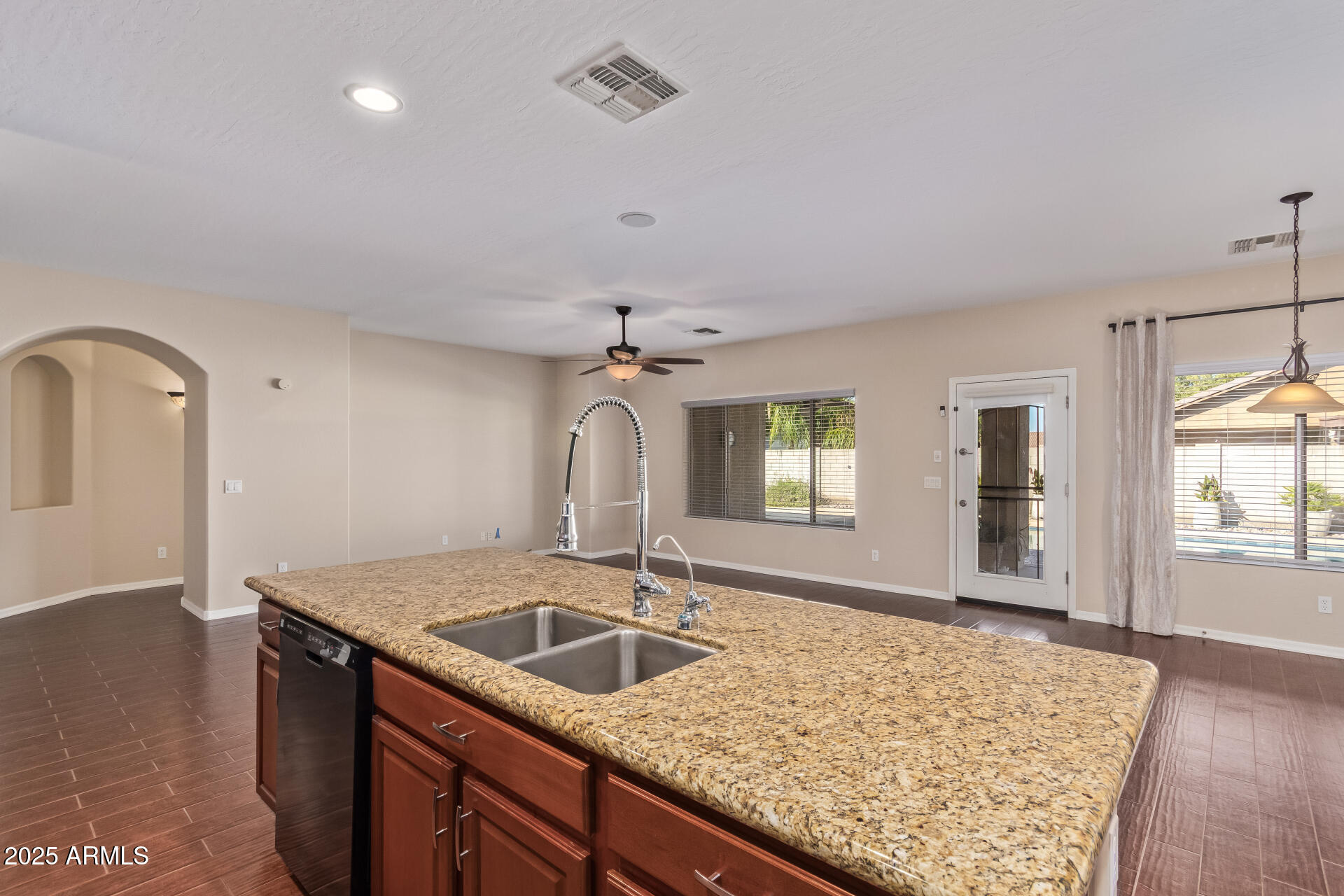 21942 East Rosa Road Queen Creek, AZ 85142 - Photo 4 of 27 20 - Rosa