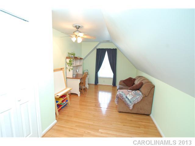 814 Clearbrook Road Matthews, NC 28105 - Photo 11 of 16 Gallery Image 11