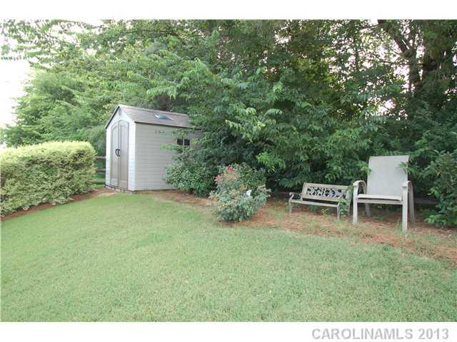 814 Clearbrook Road Matthews, NC 28105 - Photo 15 of 16 Gallery Image 15