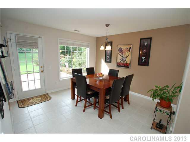 814 Clearbrook Road Matthews, NC 28105 - Photo 4 of 16 Gallery Image 4