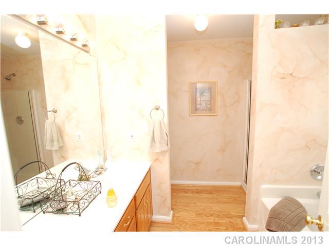 814 Clearbrook Road Matthews, NC 28105 - Photo 9 of 16 Gallery Image 9