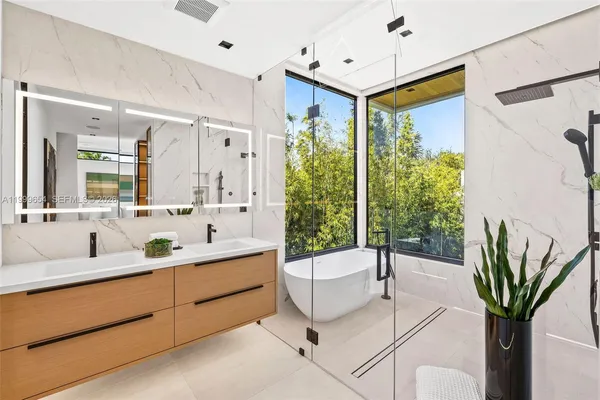 $3,650,000 | 325 West 63rd Street, Miami Beach, FL 33141