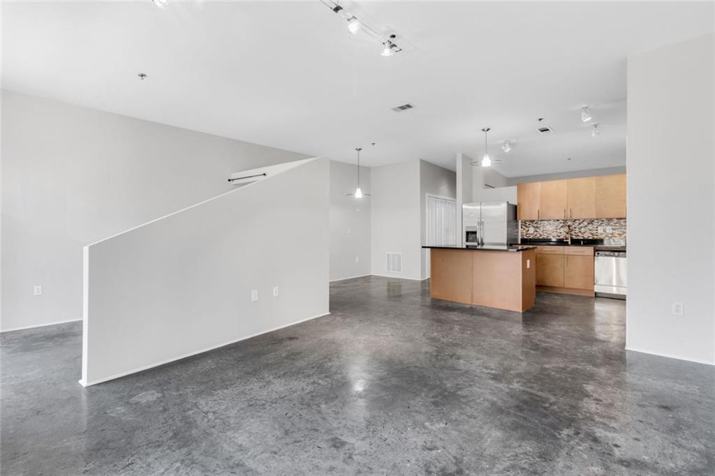 560 Dutch Valley Road Northeast, Unit 2210 Atlanta, GA 30324 - Photo 4 of 28