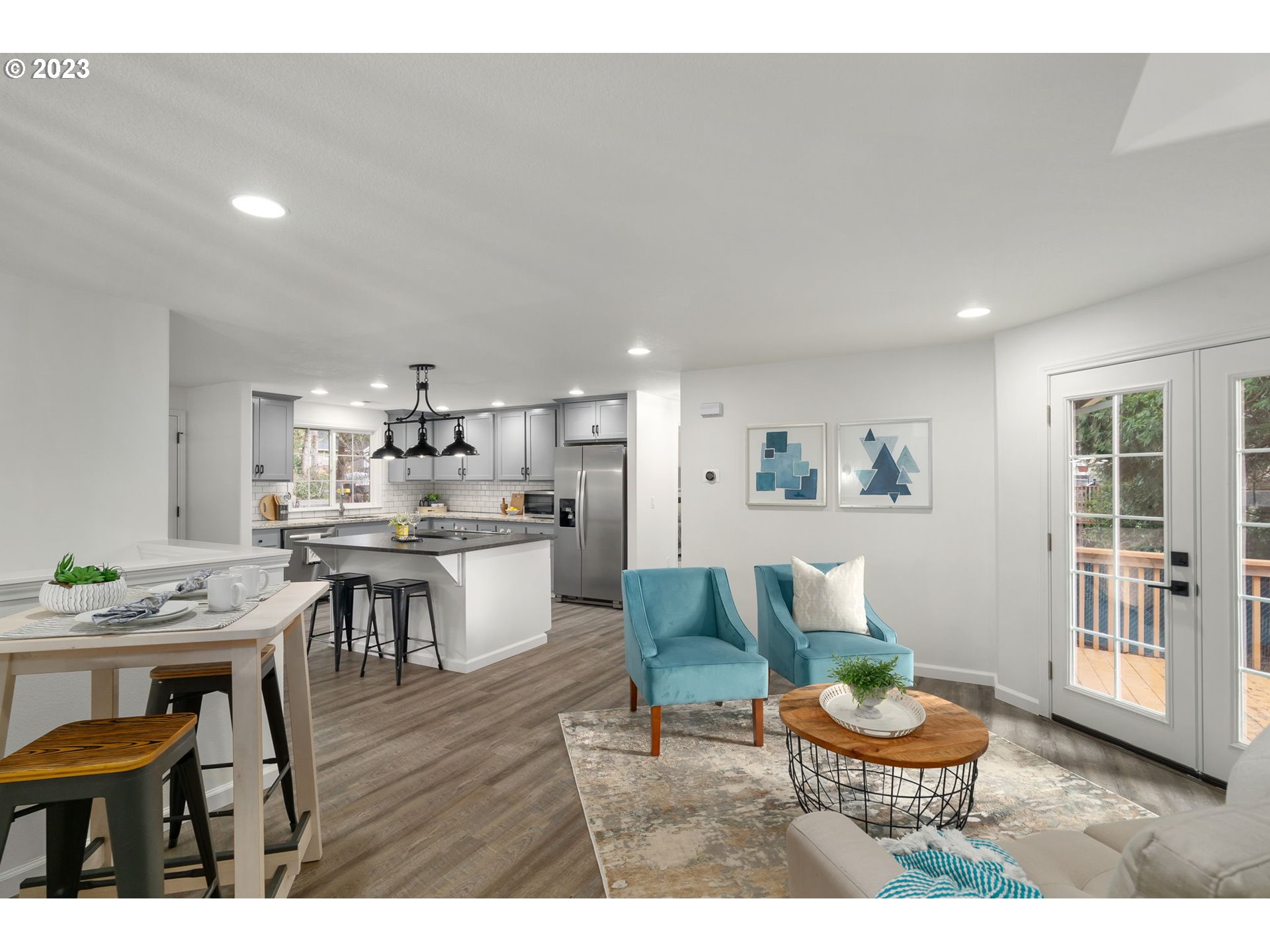 21055 South Ferguson Road Oregon City, OR 97045 - Photo 7 of 46 a living room with furniture and a table