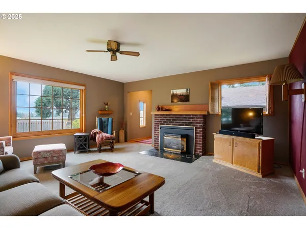 $685,000 | 11515 Buena Vista Road, Independence, OR 97351