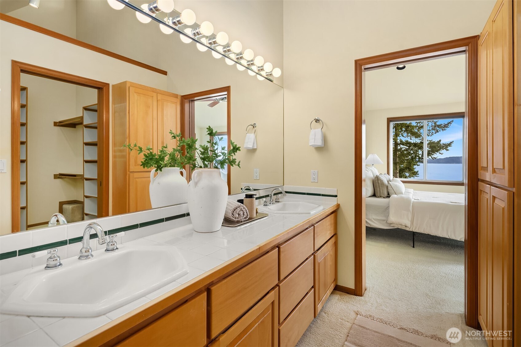 2861 Southwest 171st Street Burien, WA 98166 - Photo 18 of 39 a bathroom with a tub sink and mirror