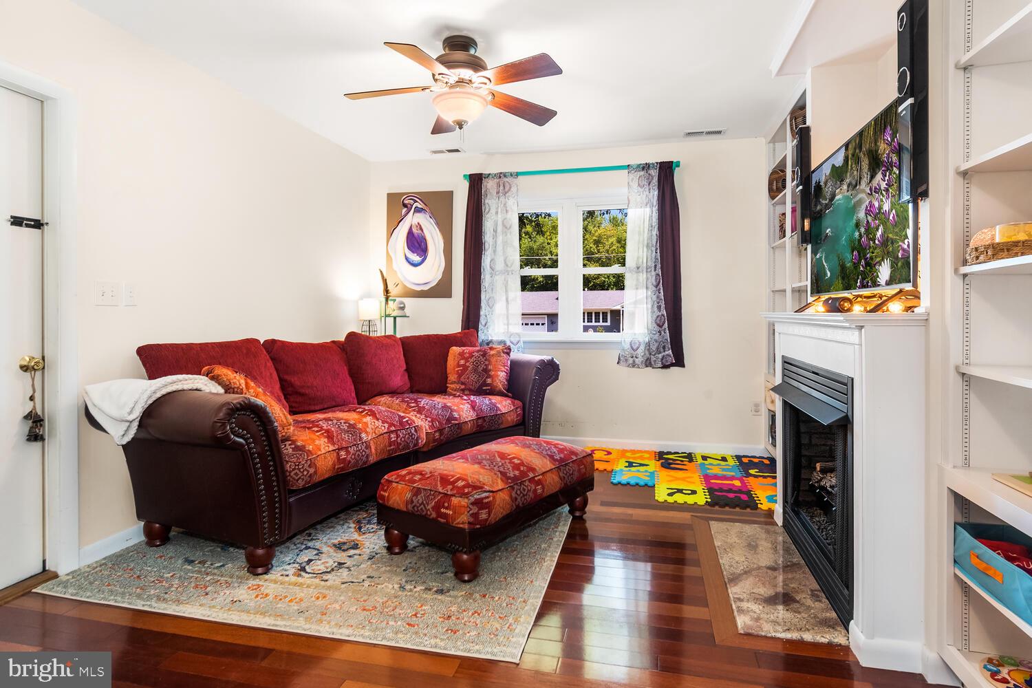 1402 Calvert Road Chester, MD 21619 - Photo 11 of 32 Family Room