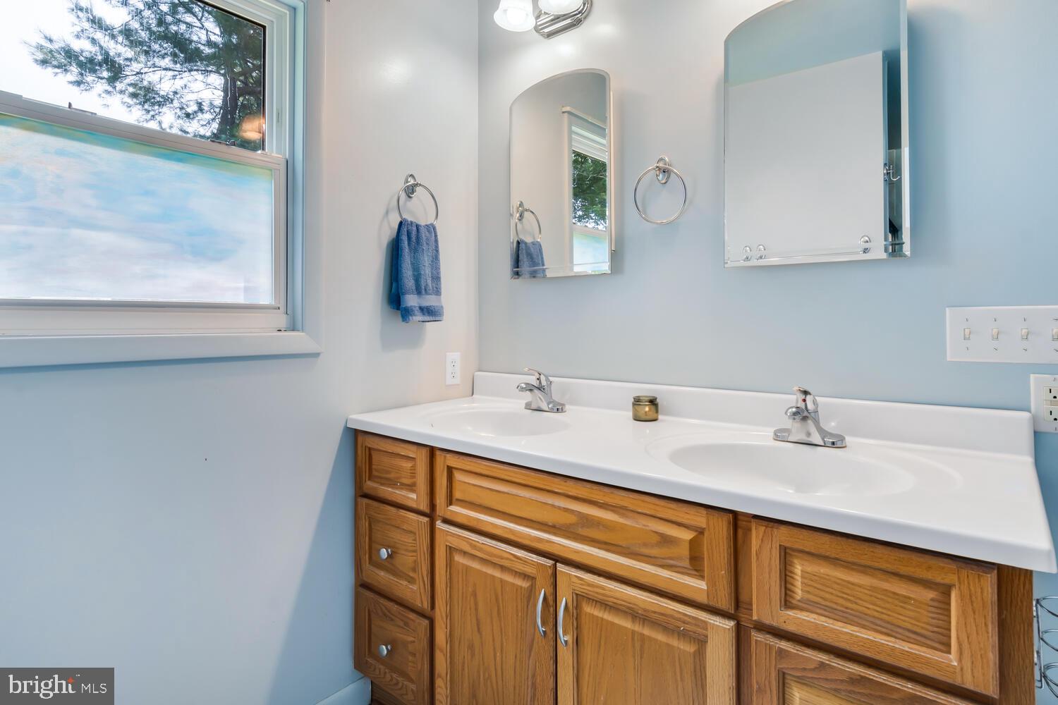 1402 Calvert Road Chester, MD 21619 - Photo 16 of 32 Primary Bath