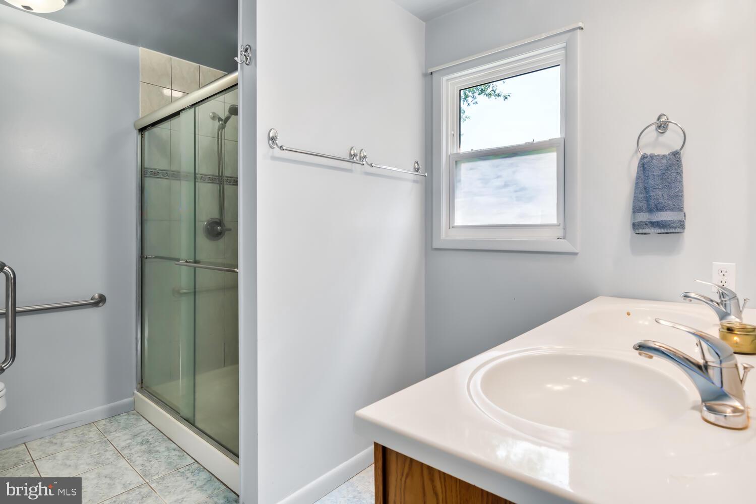 1402 Calvert Road Chester, MD 21619 - Photo 17 of 32 Primary Bath
