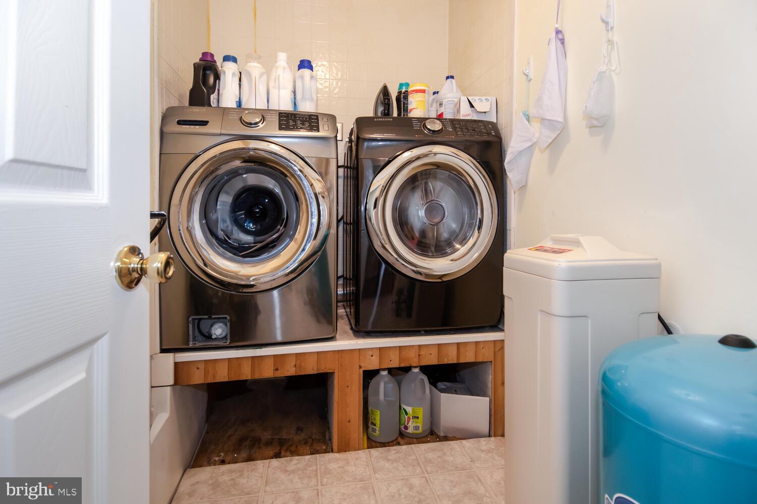 1402 Calvert Road Chester, MD 21619 - Photo 21 of 32 Laundry with Front Loaders