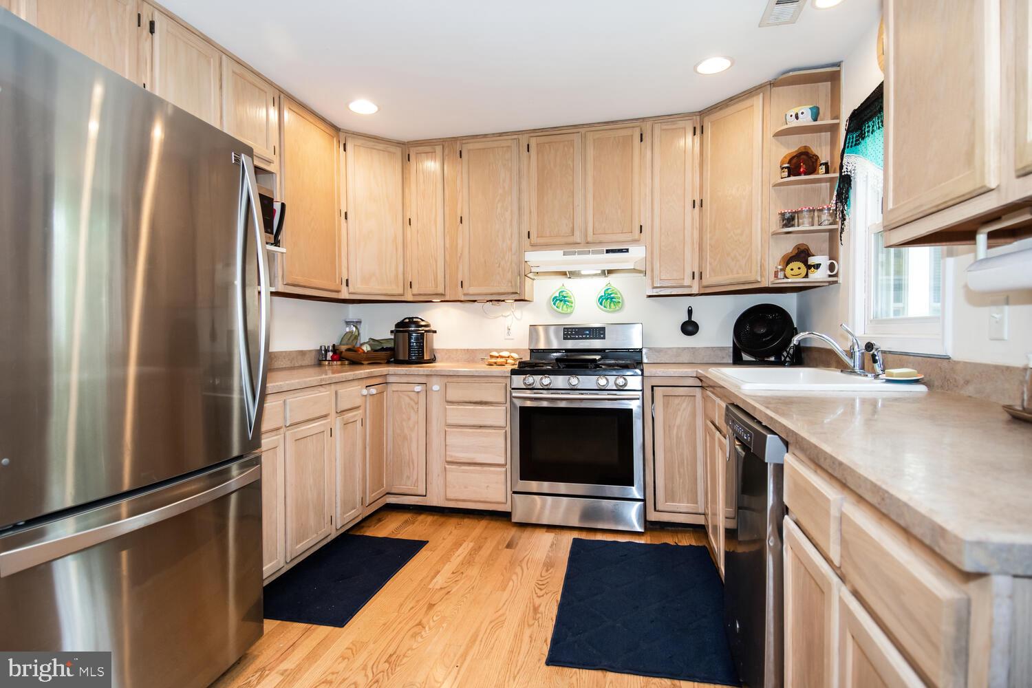 1402 Calvert Road Chester, MD 21619 - Photo 4 of 32 Kitchen Stainless Appliances