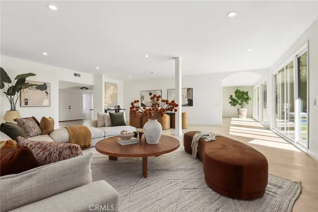 $13,000 | 4406 Medley Place, Encino, CA 91316