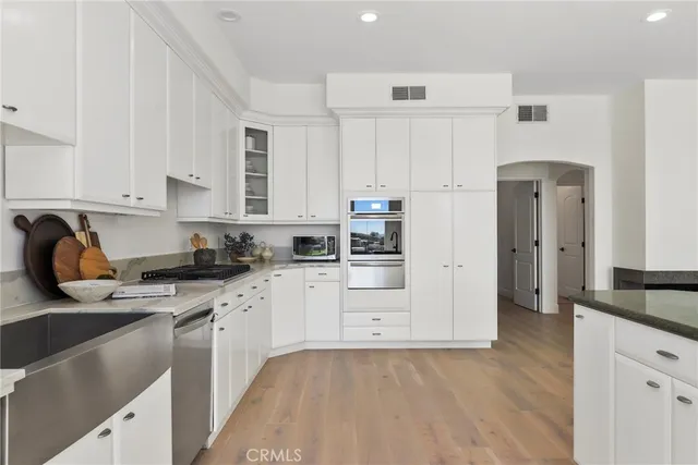 $13,000 | 4406 Medley Place, Encino, CA 91316