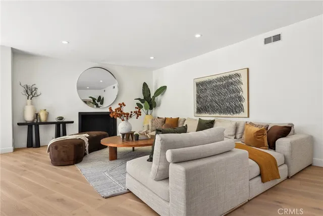 $13,000 | 4406 Medley Place, Encino, CA 91316