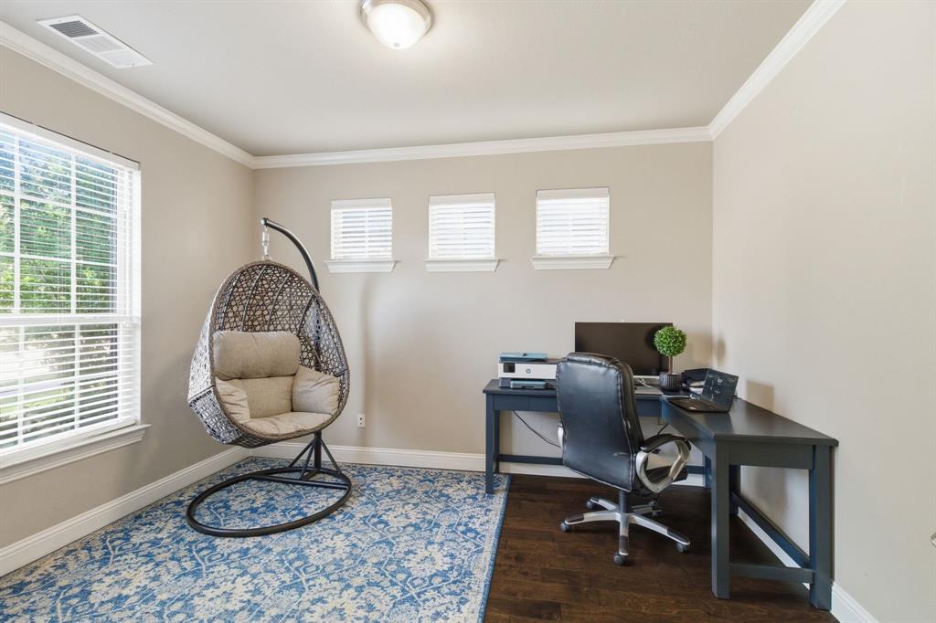 7452 Reverchon Drive Irving, TX 75063 - Photo 5 of 40
