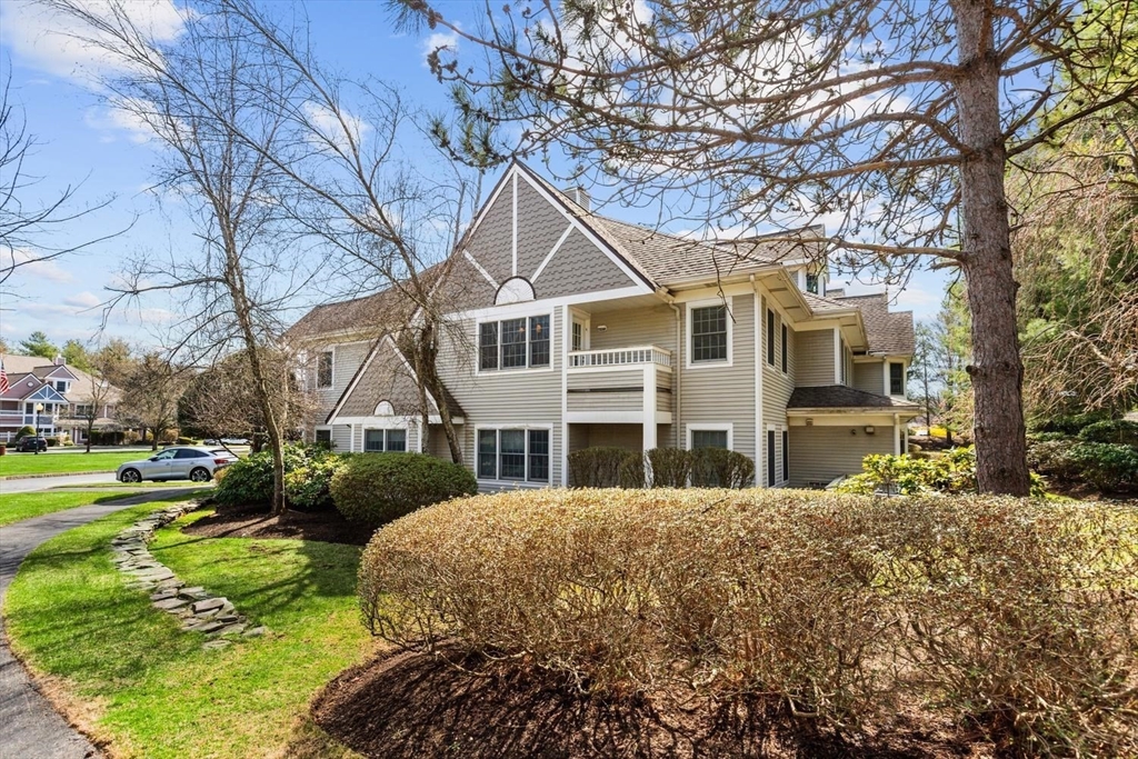 661 Lowell Street, Unit 16 Lexington, MA 02420 - Photo 4 of 35