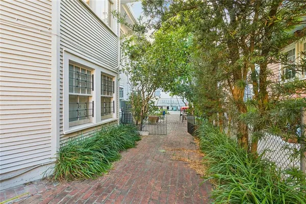 $1,100,000 | 1502 General Pershing Street, New Orleans, LA 70115