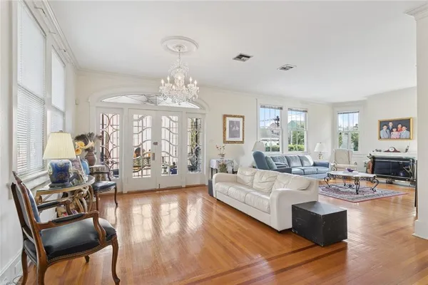 $1,100,000 | 1502 General Pershing Street, New Orleans, LA 70115