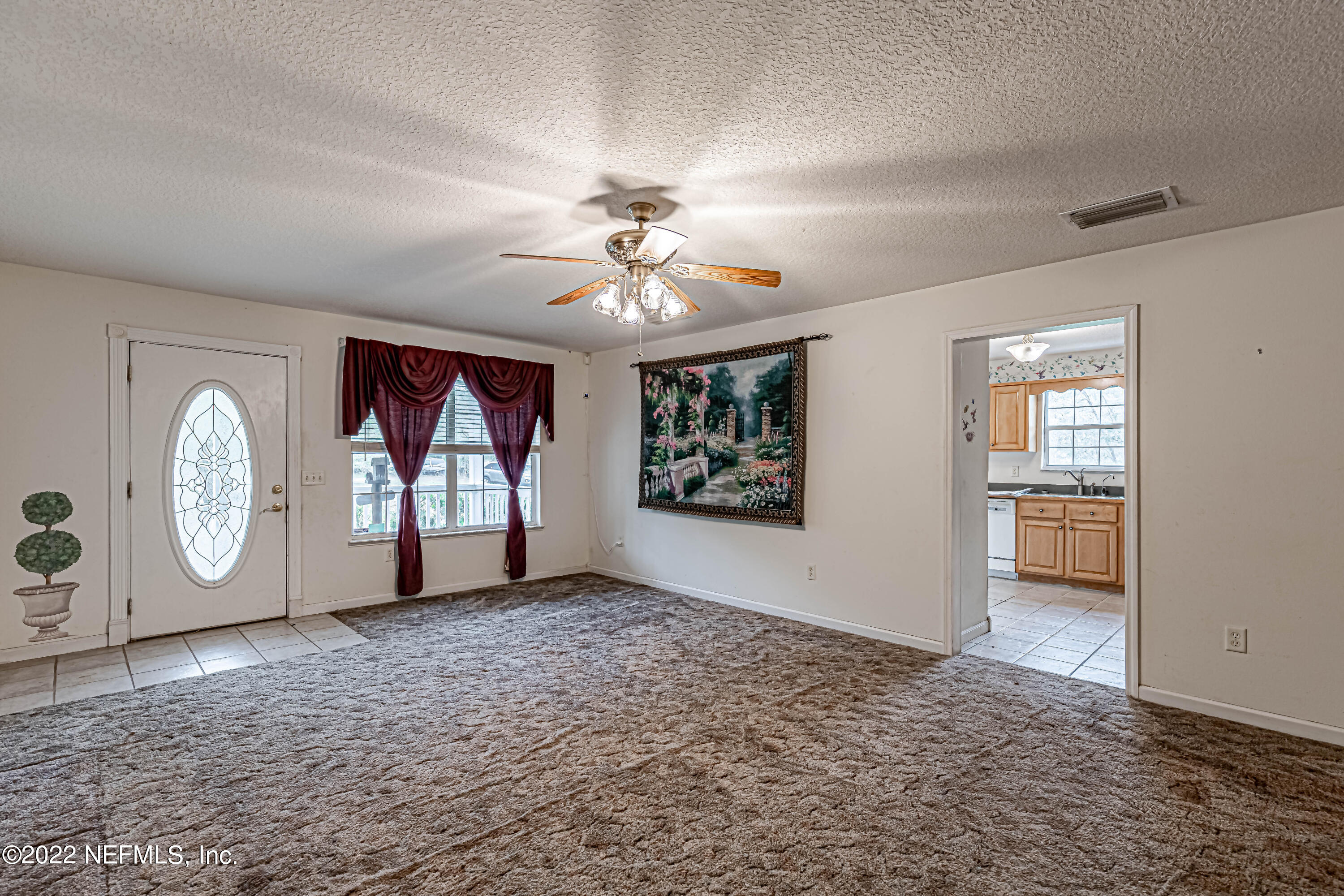 4422 Lori Loop Road Keystone Heights, FL 32656 - Photo 13 of 39 12-Living Room