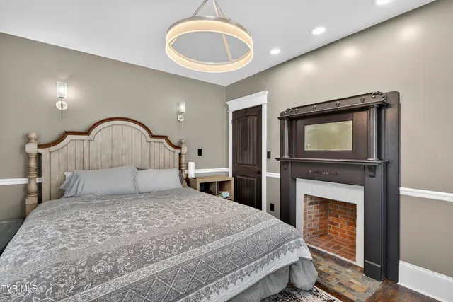 $499,000 | 34542 Lee Highway, Glade Spring, VA 24340