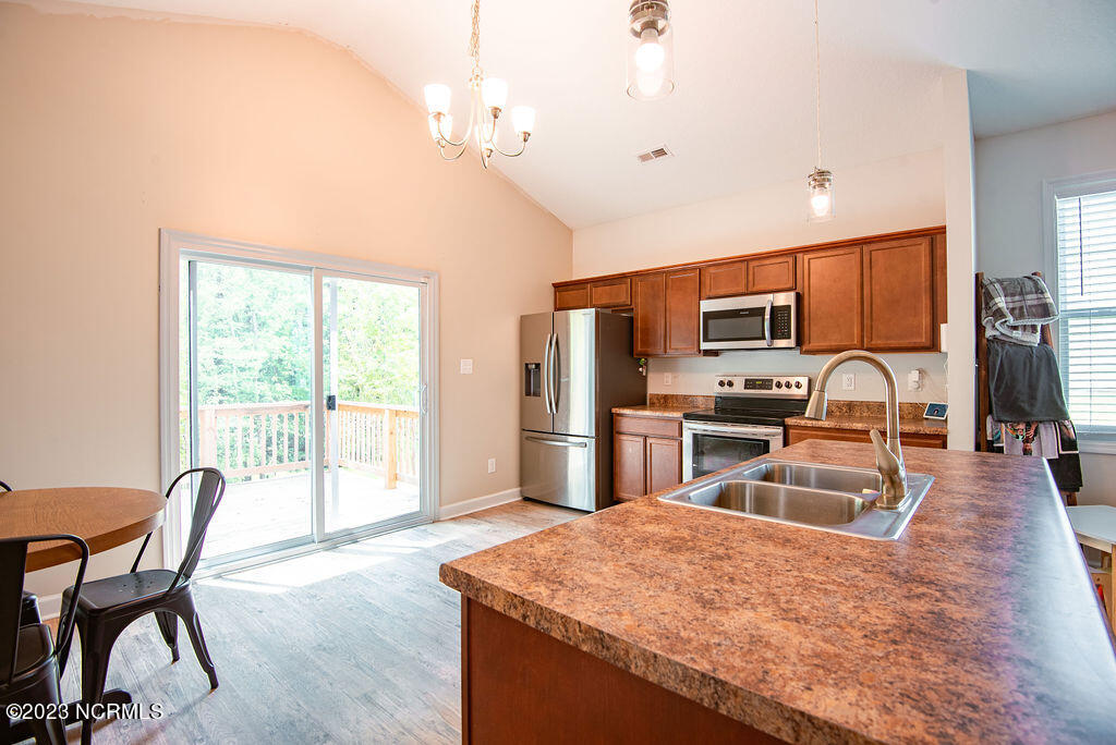 409 Old Stage Road Richlands, NC 28574 - Photo 11 of 32 409 OLD STAGE RD