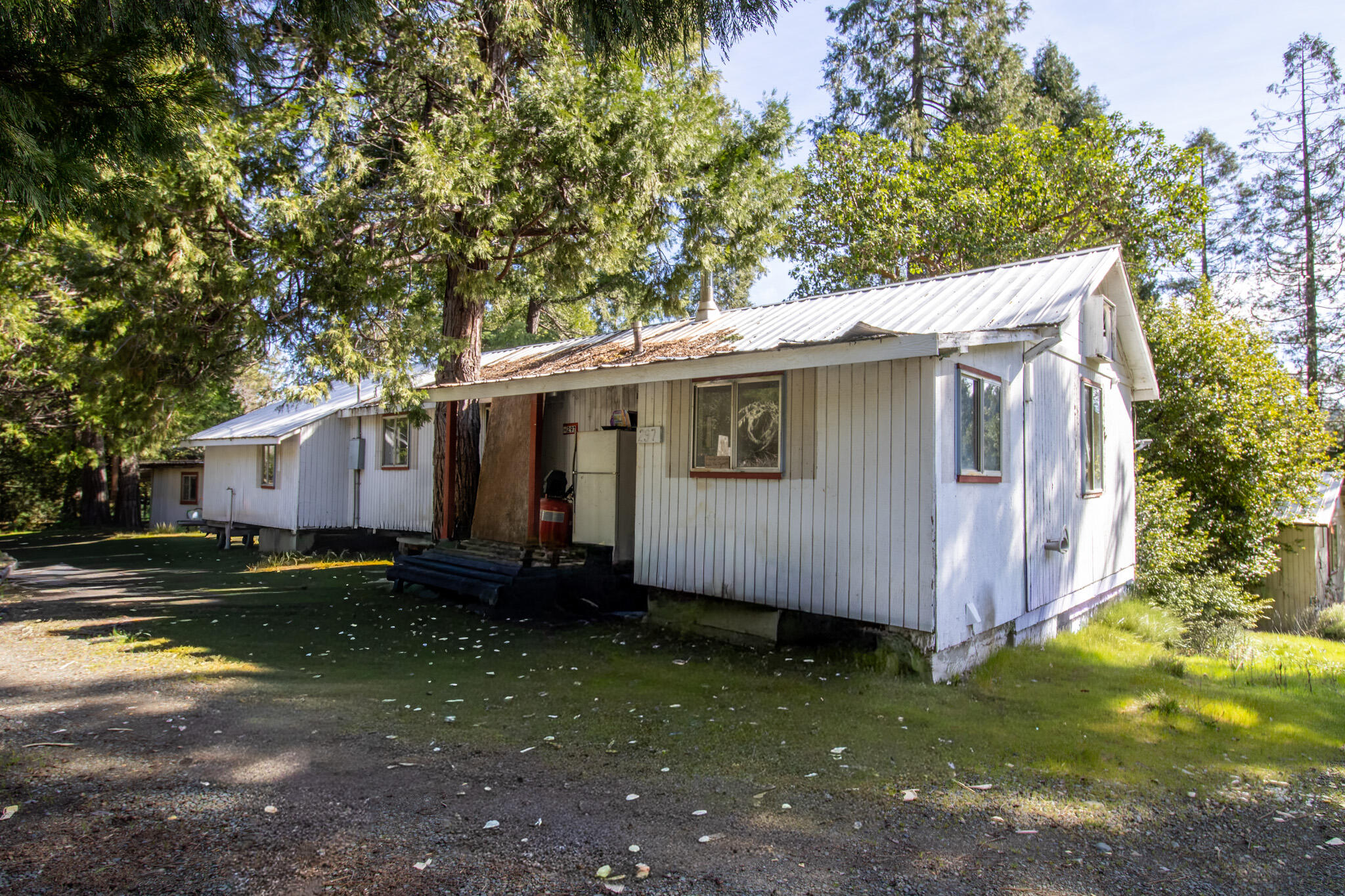 297 Warren Road Selma, OR 97538 - Photo 3 of 14 297 7