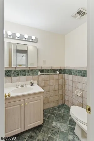 $1,100,000 | 61 Barchester Way, Westfield, NJ 07090