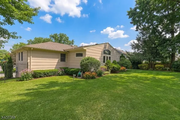 $1,100,000 | 61 Barchester Way, Westfield, NJ 07090